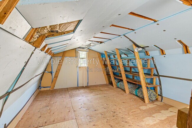 Building Photo - 1406 E 108th Pl