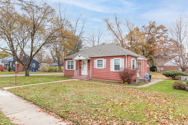Primary Photo - 2123 Lawndale Ave