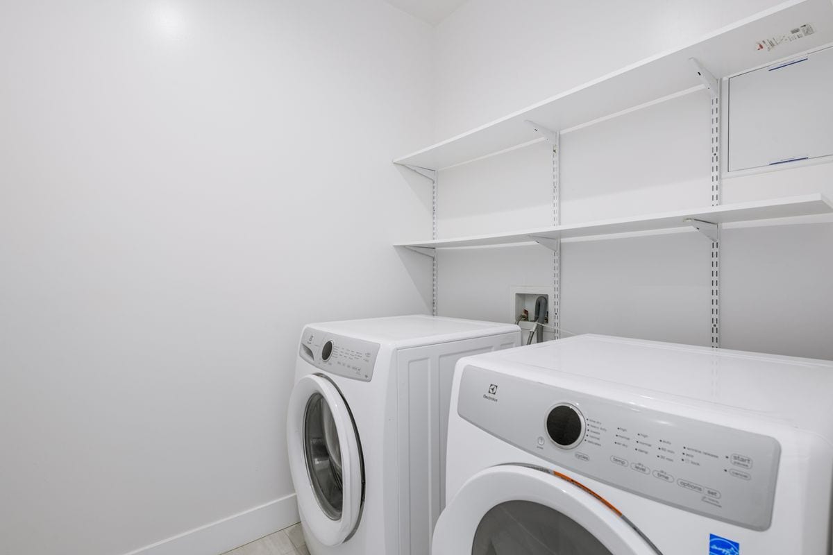 Building Photo - 741 N Gramercy Pl