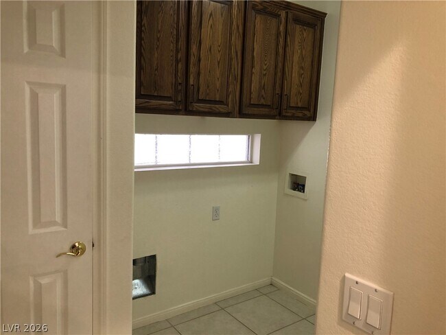 Building Photo - 10990 Calcedonian St