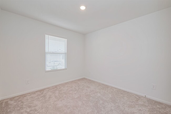 Building Photo - 16464 Blossom Grv Dr