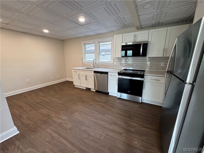 Building Photo - 2 Agassiz Cir