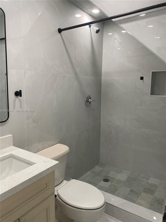 Building Photo - 2350 SW 26th Ln