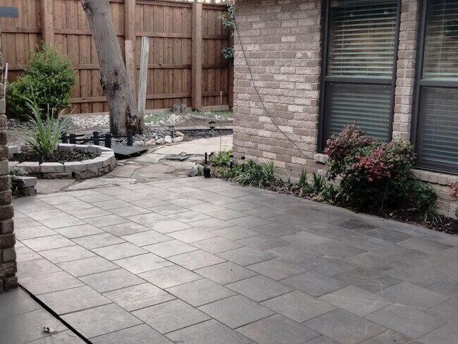 Building Photo - 8 Llano Drive