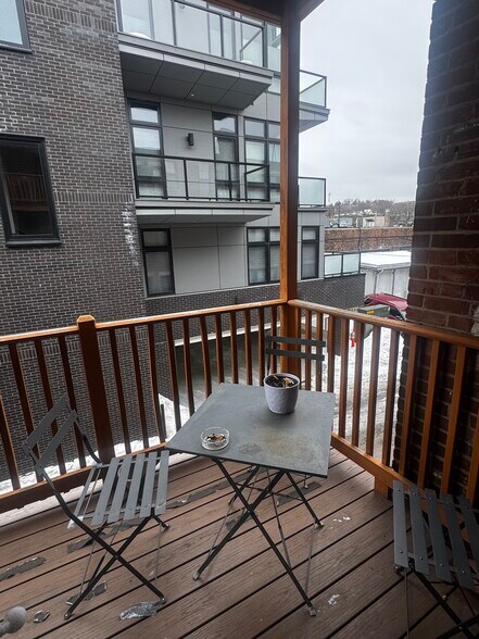 Building Photo - 4 Greenway Ct