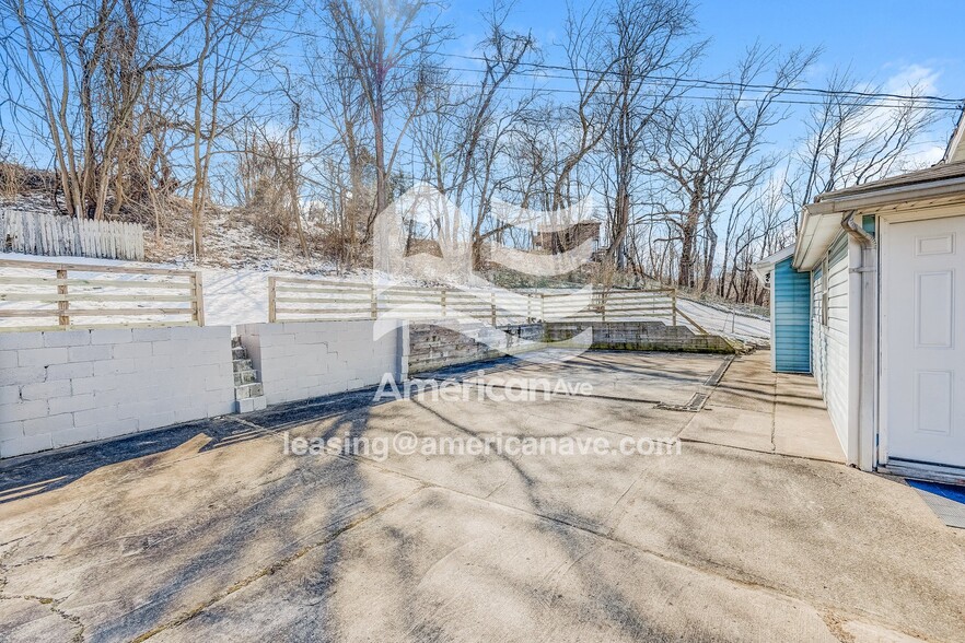 Building Photo - 130 Penneman Ave