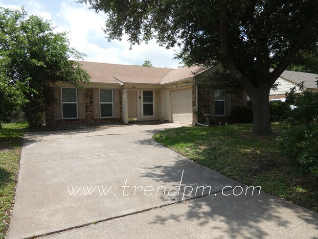 Building Photo - 3800 Flintwood Trail