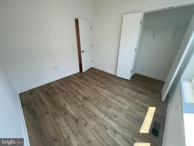 Building Photo - 3010 Pierview Walk