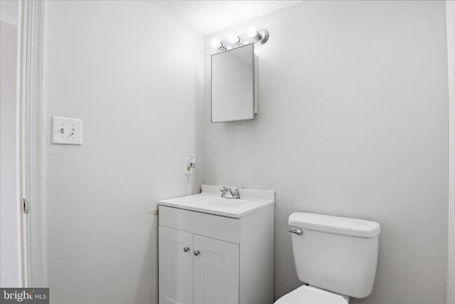 Building Photo - 663 Johahn Dr