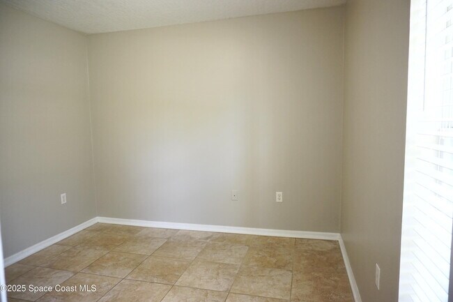 Building Photo - 1758 Tradewinds Ave SE