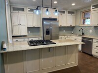 Building Photo - 320 Manitou Ave