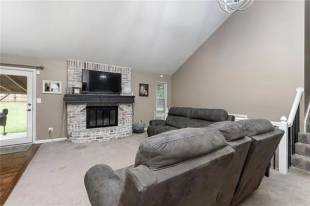 Livingroom - 919 NE 112th Ter