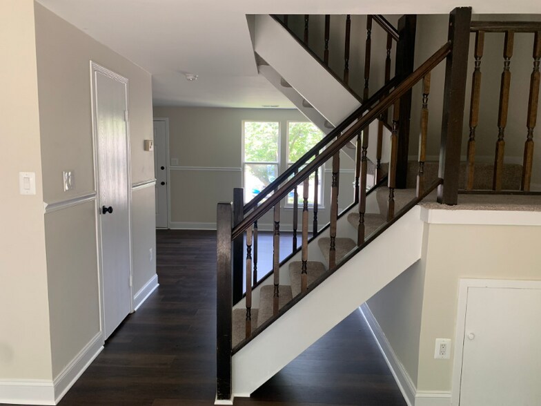 Building Photo - 4675 Prather Pl