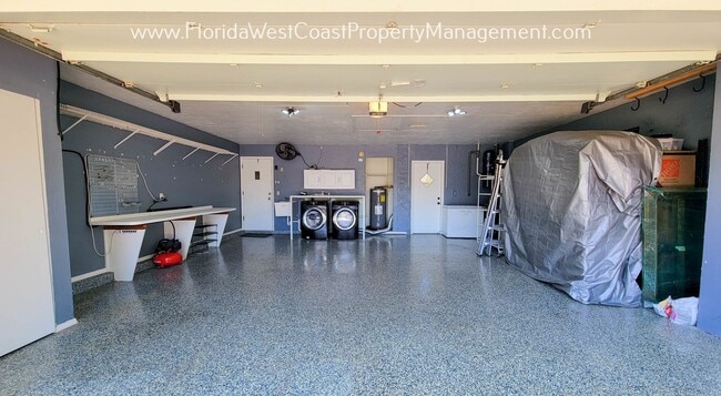 Building Photo - 5428 Beneva Woods Way