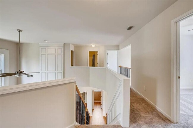 Building Photo - 520 Midhurst Pl