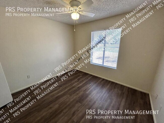Building Photo - 3226 N Sycamore Pl