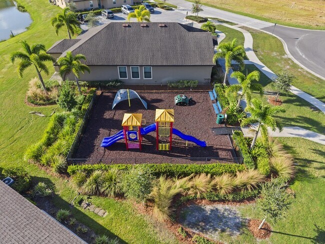 Building Photo - 1817 Party Pl