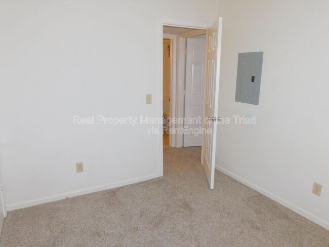 Building Photo - 515 Mystic Dr