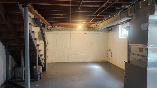 Building Photo - Great Alexandria Location