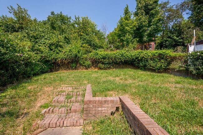Building Photo - Amazing 3 bedroom home in Wilkinsburg available November 1!