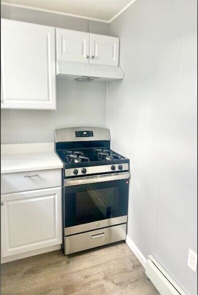Building Photo - 22-24 Lawn Avenue - Unit #1F