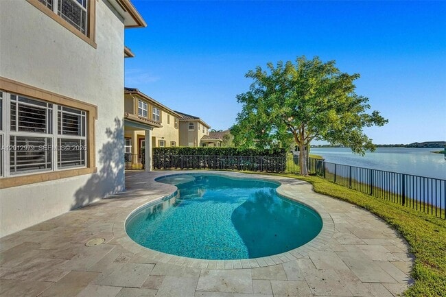 Building Photo - 8610 Lakeside Bnd