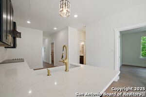 Building Photo - 727 Hammond Ave