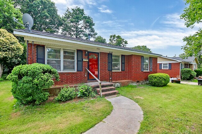 Building Photo - 4401 Ridgeley Dr