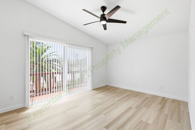 Building Photo - Remodeled Alta Mesa Golf Course Home with Private Balcony and Putting Green