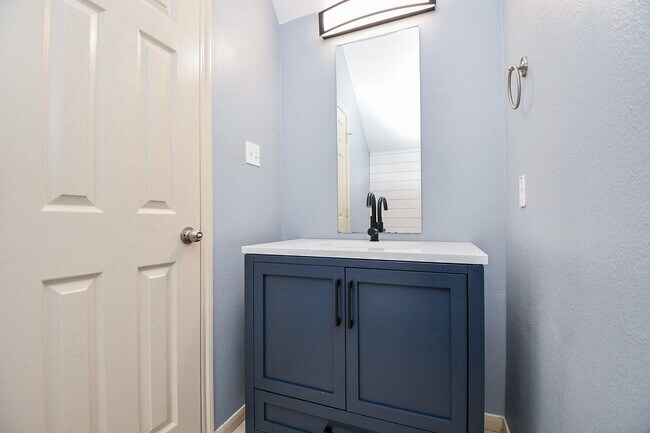 Building Photo - 5215 Brinkman Ct