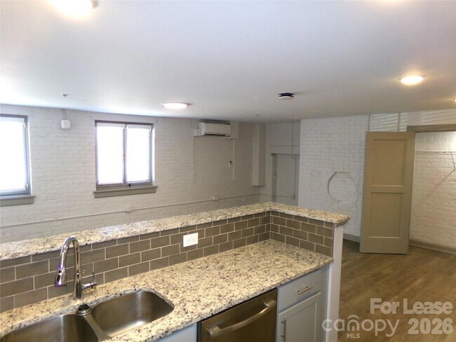 Building Photo - 197 N 2nd St