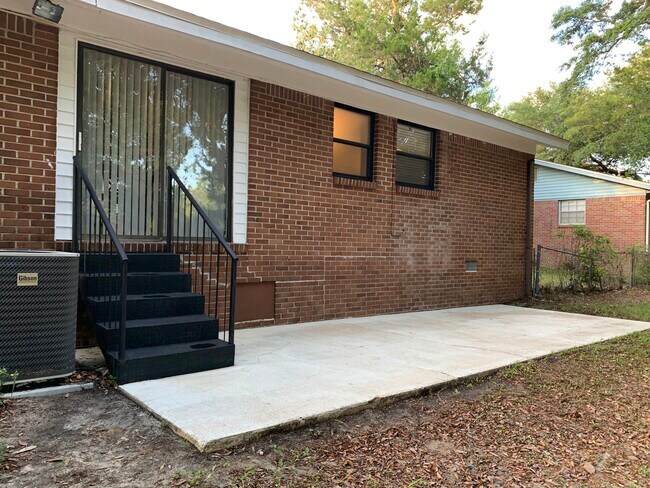 Patio for grilling - 310 21st Street