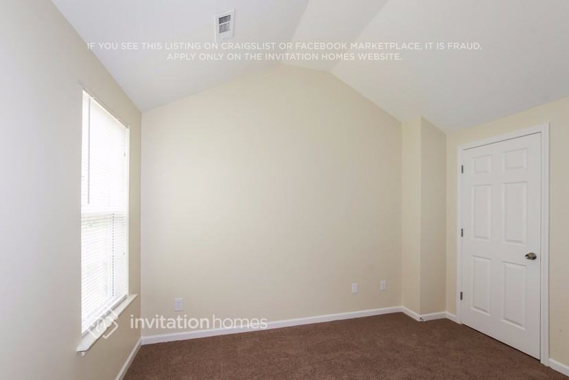 Building Photo - 216 Nellie Yale Pl