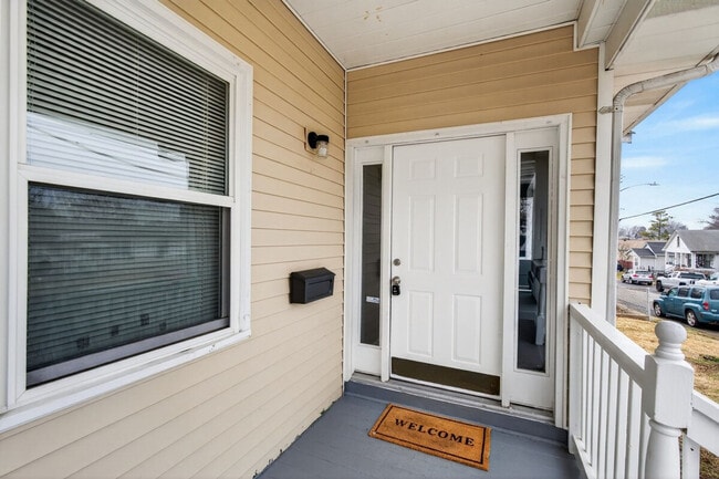 Building Photo - 146 W Felton Ave