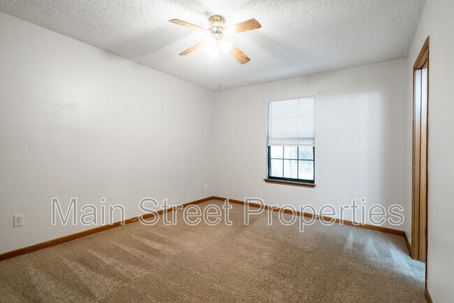Building Photo - 8060 Winodee Rd