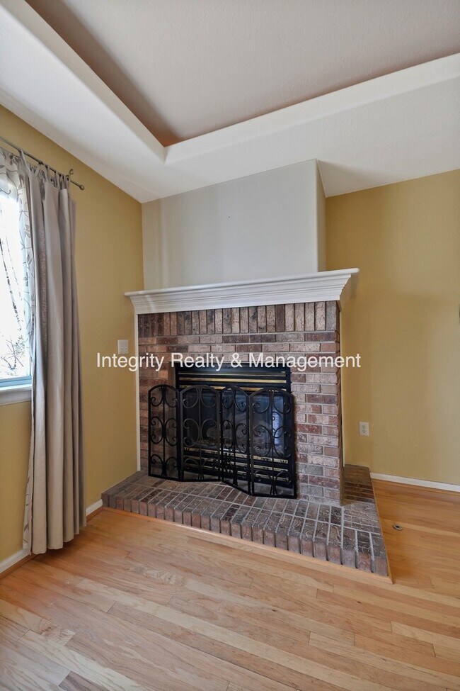 Building Photo - 4812 N Silverlace Dr