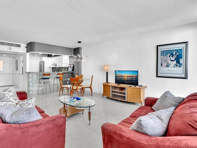 Building Photo - 100 Lincoln Rd