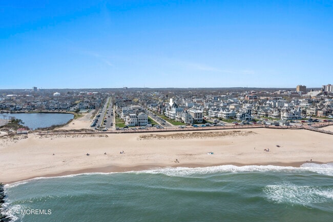 Building Photo - 7 Abbott Ave