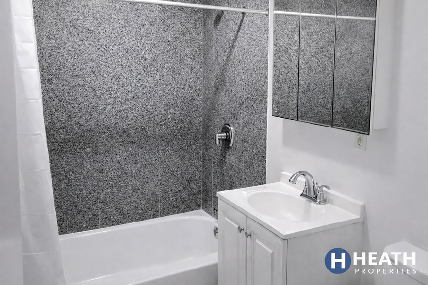 Building Photo - 6 Bowdoin Park