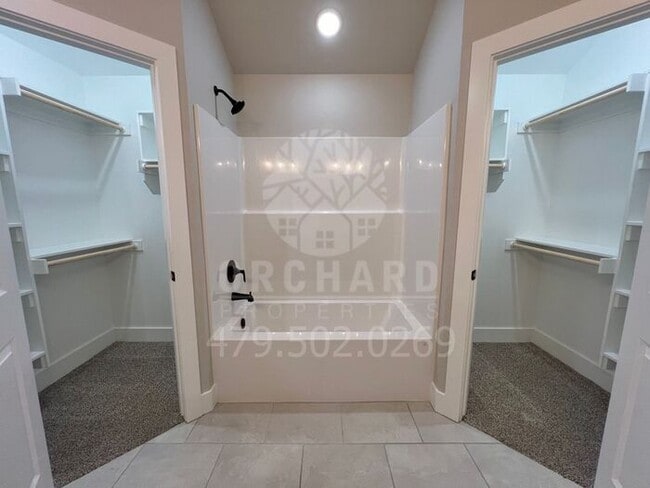 Building Photo - Single Family Home - Stunning Huntley Plan