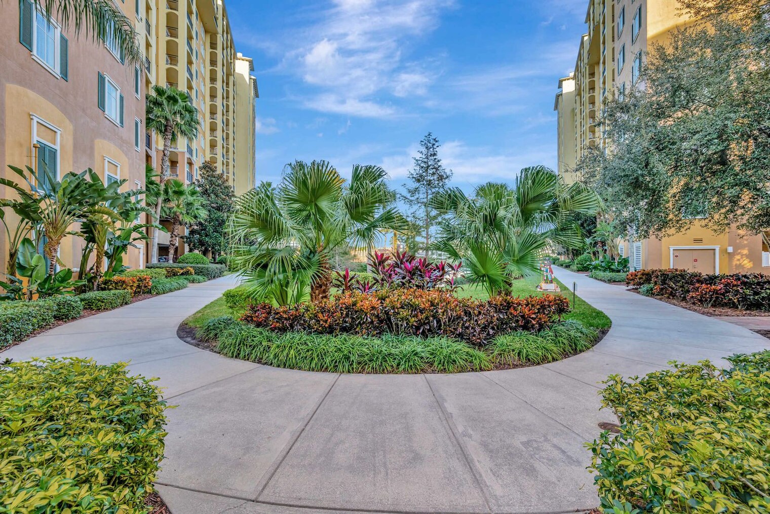 Building Photo - 8101 Resort Village Dr