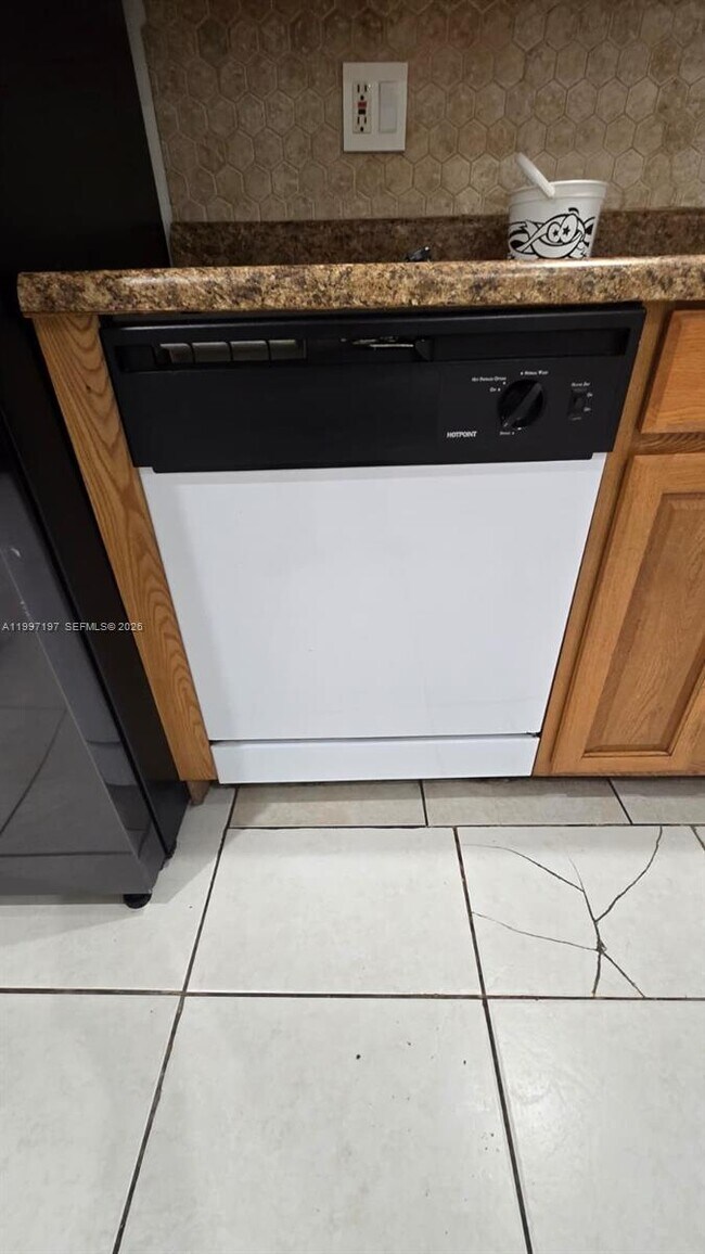 Building Photo - 702 NW 87th Ave