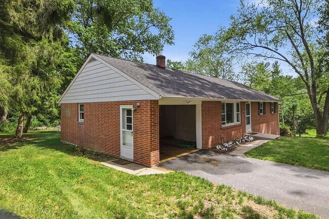 Building Photo - 329 Fairview Dr