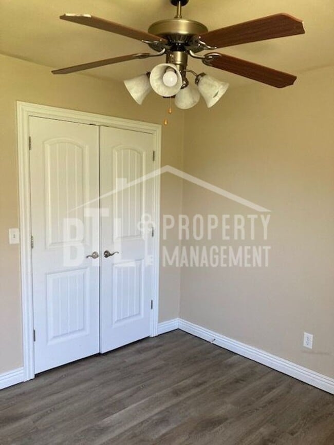 Building Photo - Beautiful Duplex in Forsyth, MO