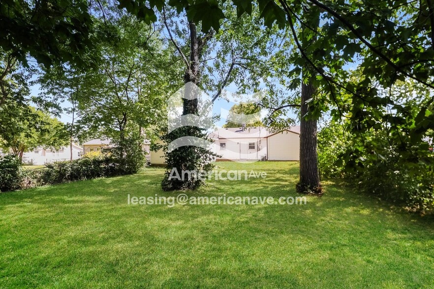 Building Photo - 649 Oakleaf Dr