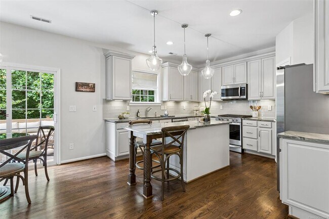 Building Photo - 112 Yardarm Ct