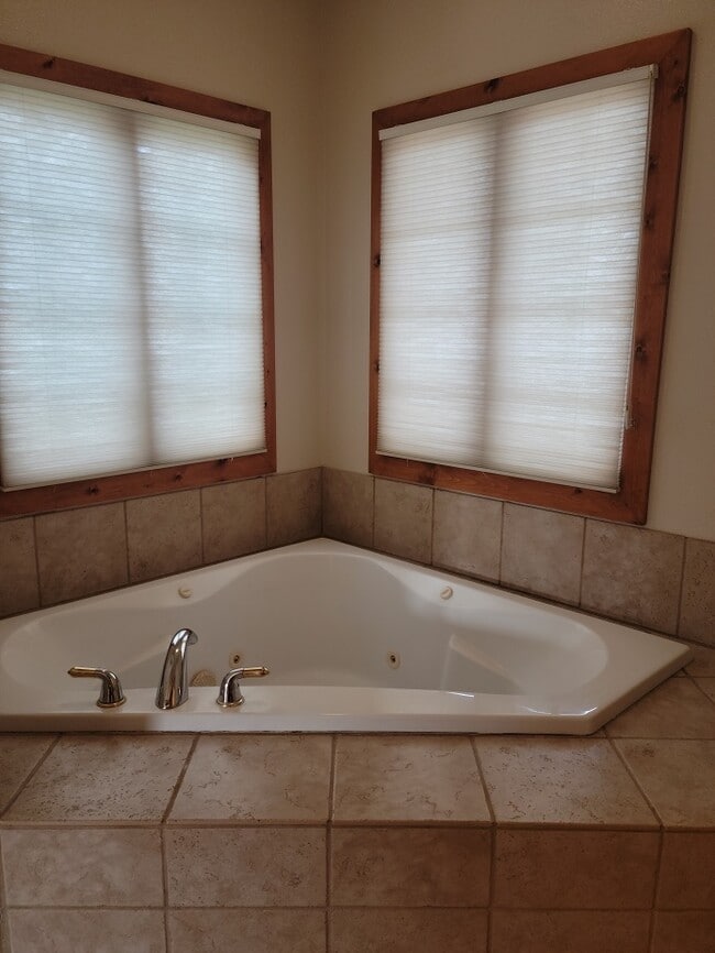 Building Photo - 12 Camberwell Ct