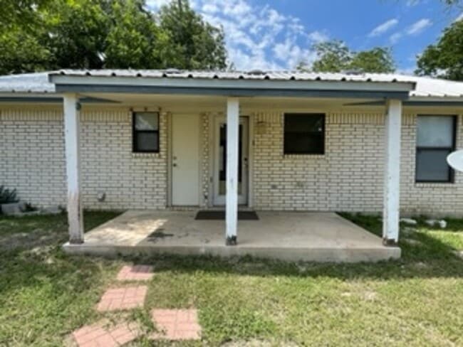 Building Photo - 1312 Central Texas Expy