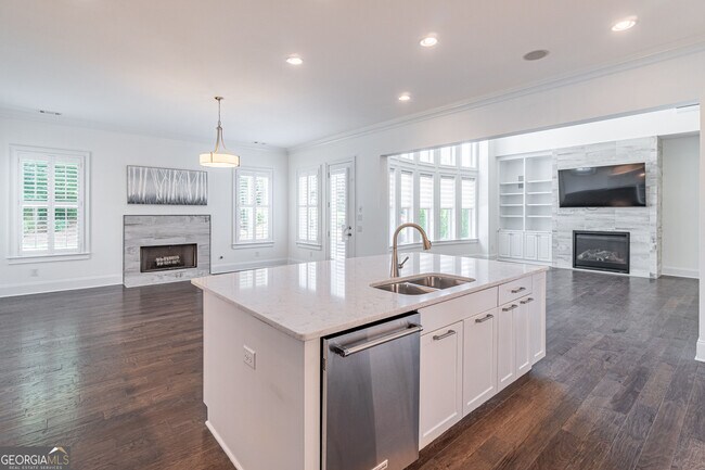 Building Photo - 829 Adler Ct
