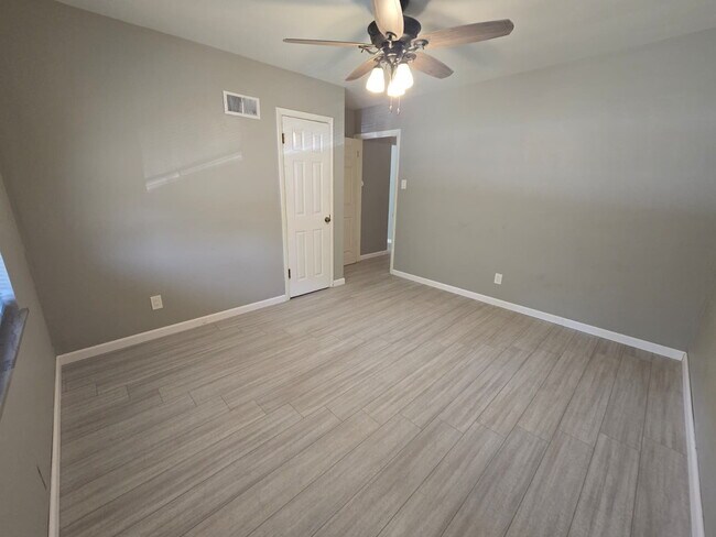 Building Photo - 853 Hornsby Ave